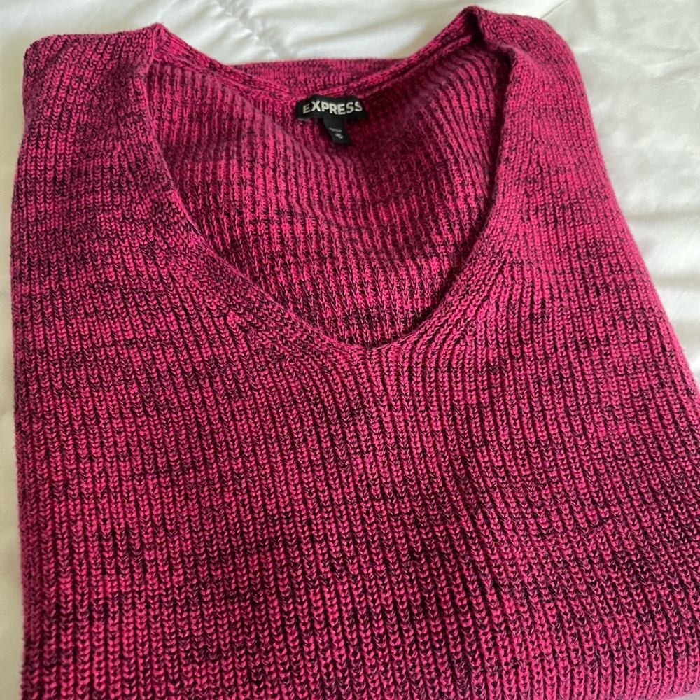 Express Women's red Knit 3/4 Sleeve Oversized Sweater V-neck - M